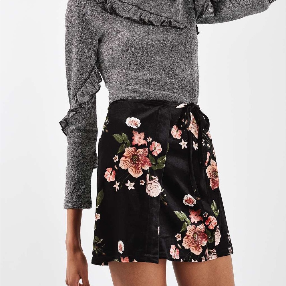 Topshop Wrap Floral Velvet Mini Skirt Sz 4